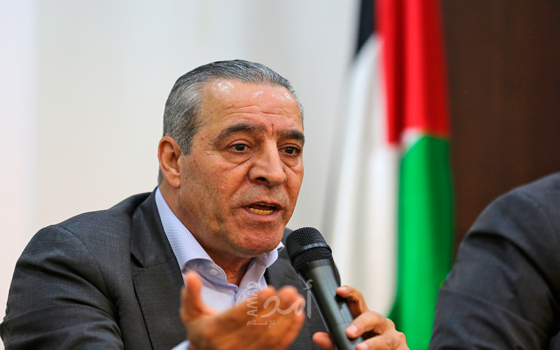 نائب الرئيس الفلسطيني الشيخ يبلغ فرنسا بتأجيل الانتخابات التشريعية