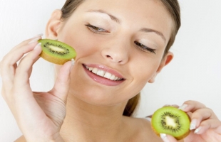 فاكهة غير متوقعة تمنع الشيخوخة وأمراض العيون