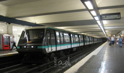 إصابة 3 نساء بجروح في عمليات طعن في مترو باريس